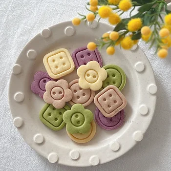 Karikatür Düğme Şekilli kurabiye kalıbı Küçük Çiçek Yuvarlak Kare Fondan Buzlanma Çerez Kabartma Kalıp Pişirme Kek Dekorasyon Araçları