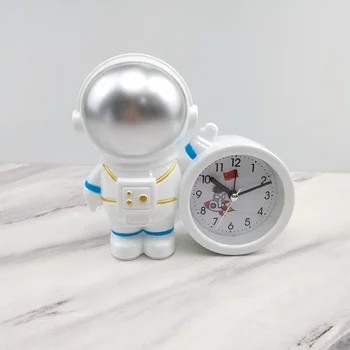 Yaratıcı Çocuk çalar saat Karikatür Öğrenci Saat Astronot Şekli Elektronik Saat Çocuk Sevimli Atlama Saniye Dijital Saat İzle